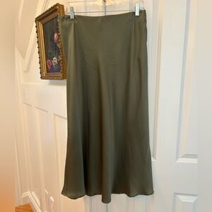 XIRENA Silk Skirt Size L